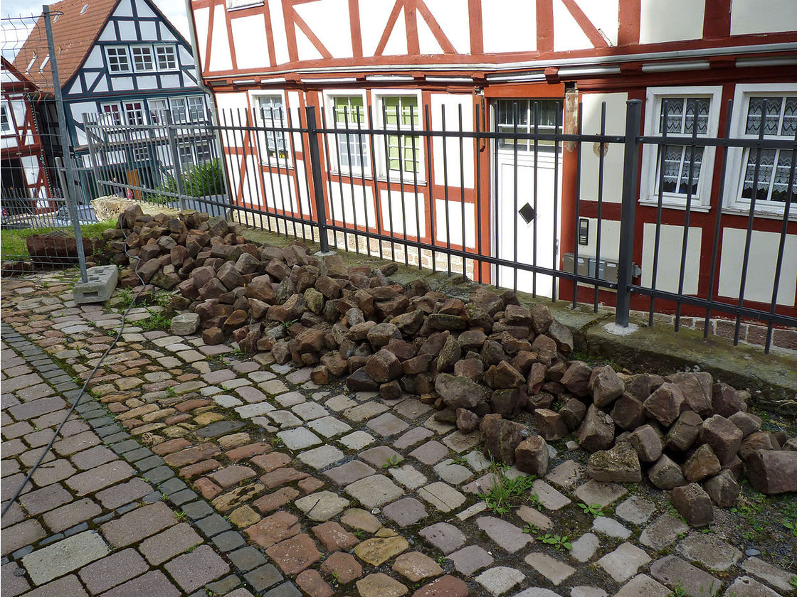 Kanalisierungsarbeiten an St. Crescentius (Foto: Karl-Franz Thiede)